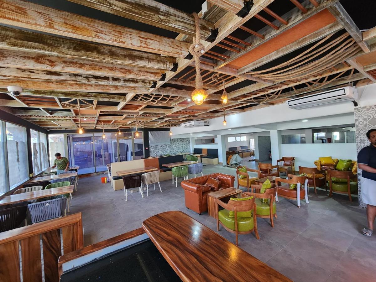 Vualiku Hotel & Apartments Нанди Экстерьер фото